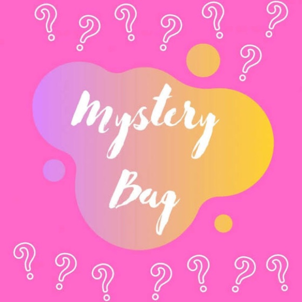 🌟 FREE SHIPPING 🌟 💄 MYSTERY COSMETIC BOX 💄